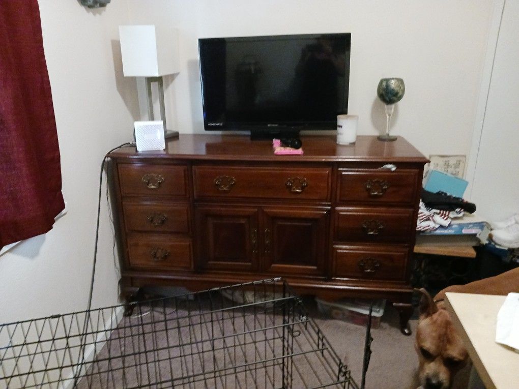 Antique Cherry Baffet