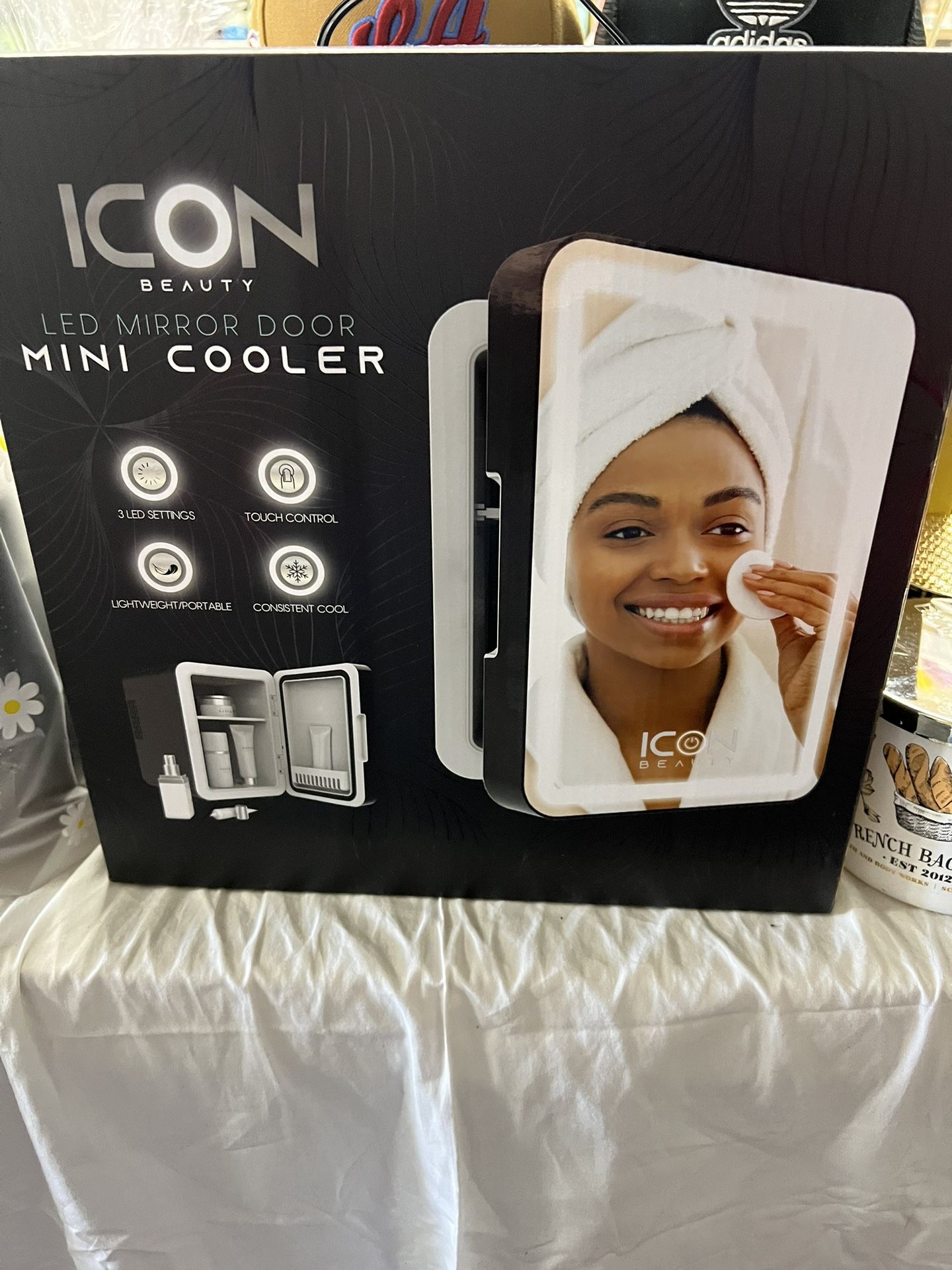 Icon Beauty Led Mirror Door Mini Fridge