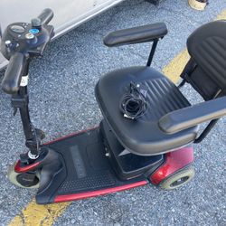 Go Go Elite Traveler 3wheel mobility scooter