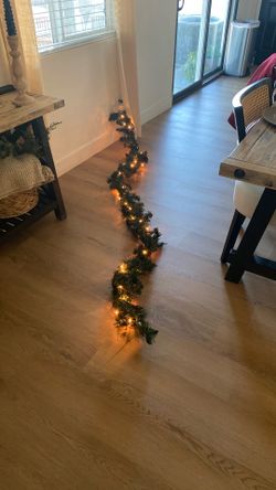 Garland. With lights Perfect Conditions 8 Pies