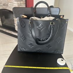 Medium Tote Bag