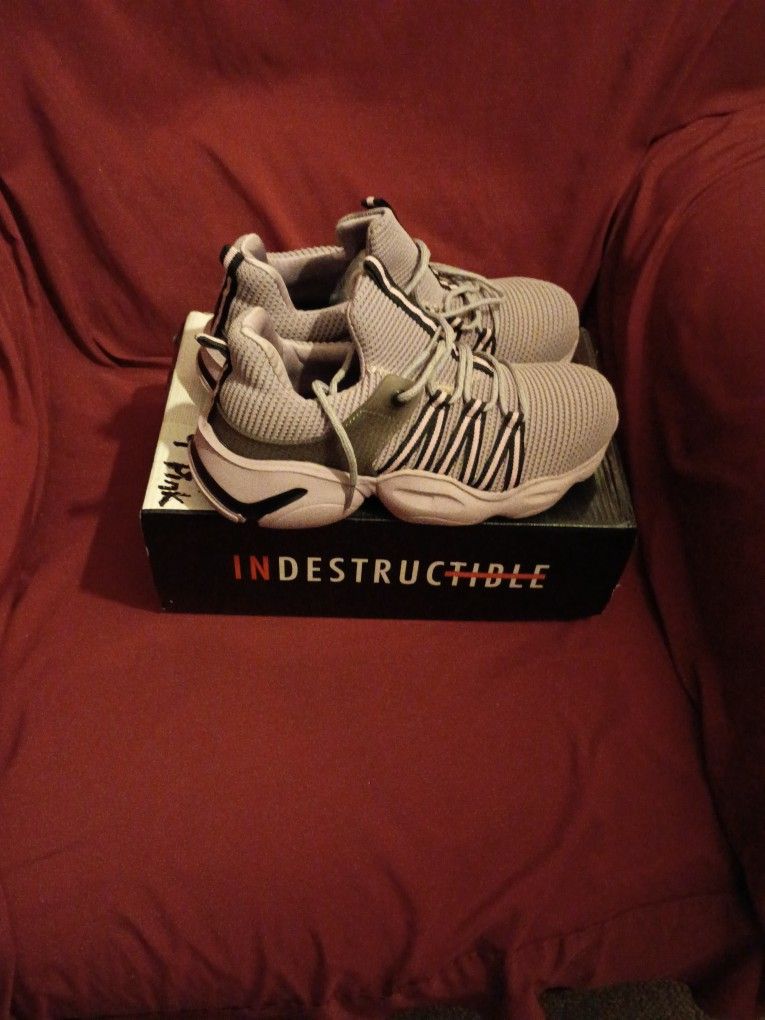 "Indestructible" Steel Toe Shoes..Size 9..(Brand New)..