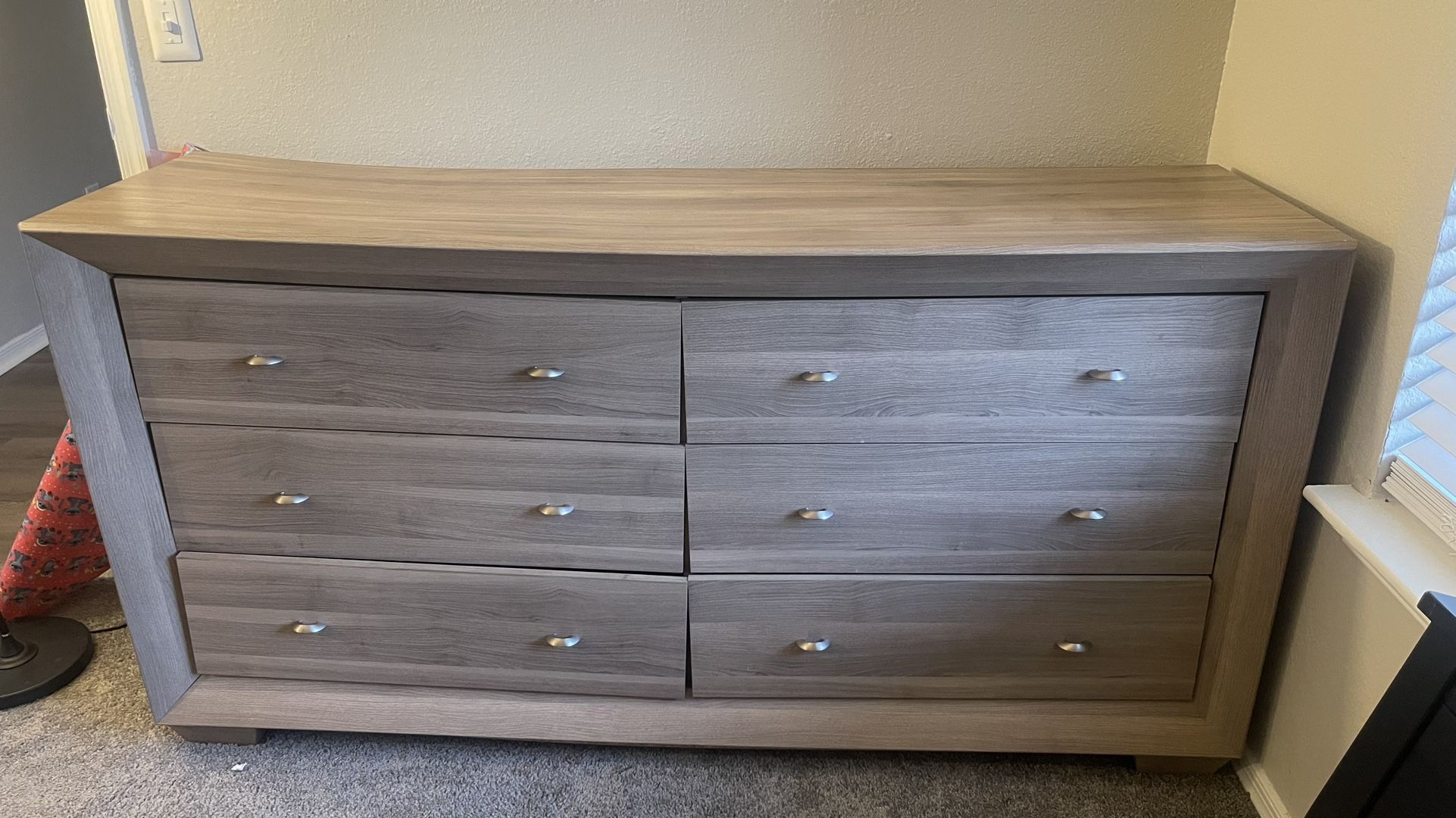 ***FREE**** Dresser In Good Condition