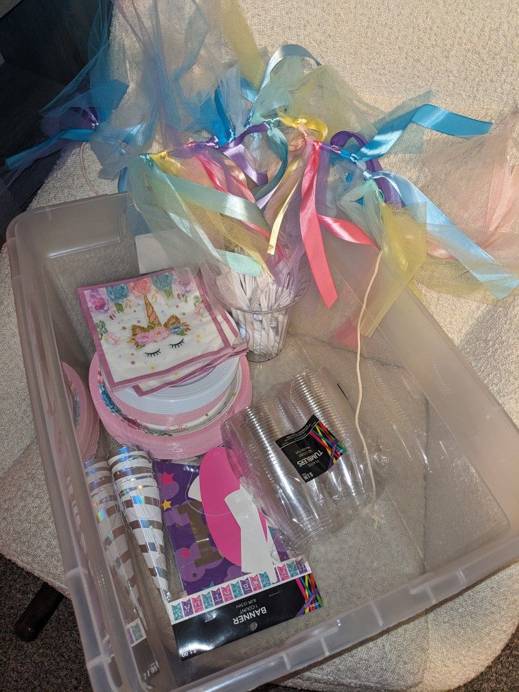 Free Unicorn Birthday Supplies.