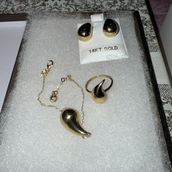 14k Gold Set Ring 61/2-7 Bracelet( Adjustable) And Earrings 