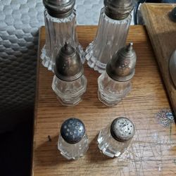 Salt And Pepper Shakers Crystal And Silver