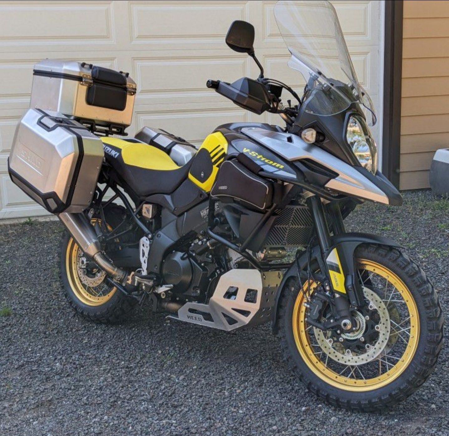 SUZUKI V-STROM 1000XT