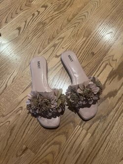 Ladies sandals