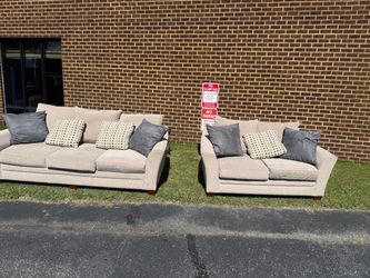 Couch set