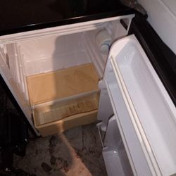 Working Mini Fridge 