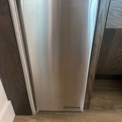 Hoshizaki AM-50BAJ-AD 14 7/8" ADA Air-Cooled Undercounter Top Hat Cube Ice Machine Maker, Stainless Steel,