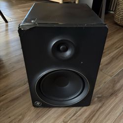 Mackie MR8 mk2 active studio monitor 