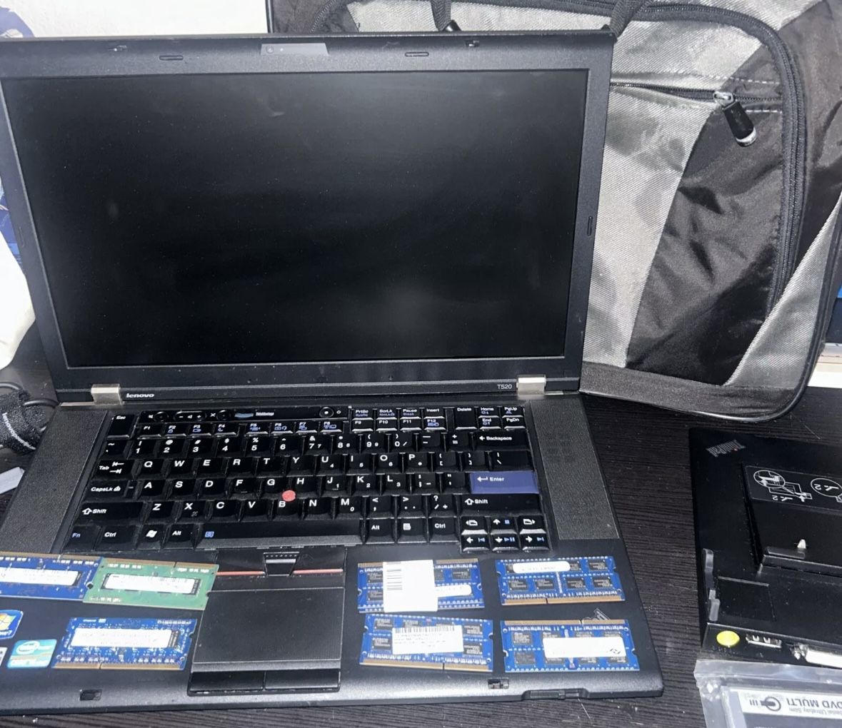 Lenovo ThinkPad T520 i5-2520M 2.50GHz 8GB NO HDD + Many Extra Accessories