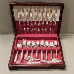Wm a Roger’s silverware set
