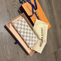 Louis Vuitton Wallet 