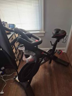 2023 Peloton Bike 2nd Gen Excellent Condition Under 50 Rides - Independence, MO