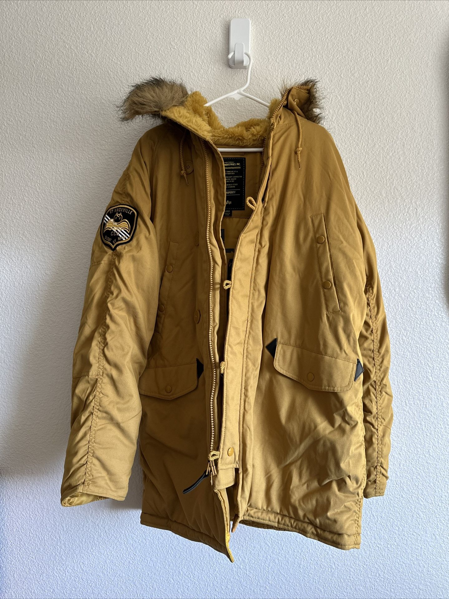 Alpha Industries Parka Large Yellow Jacket 