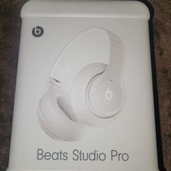 Beats Studio Pro 