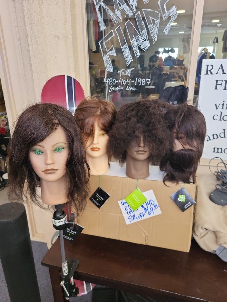 New CLIC MANNEQUIN HEADS 4 TOTAL WITH ONE STAND