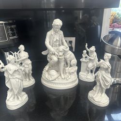 5 Statues 