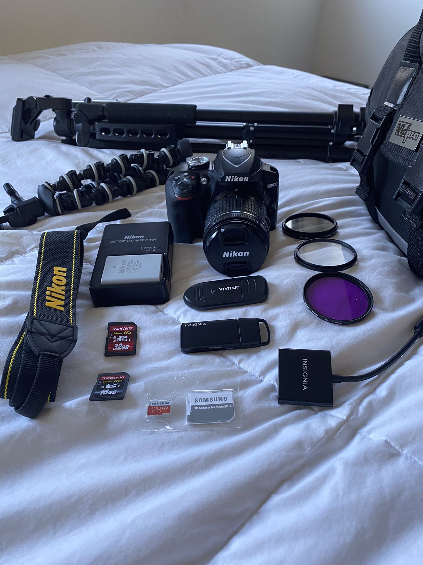 Nikon D3400 DSLR Camera + Set Up