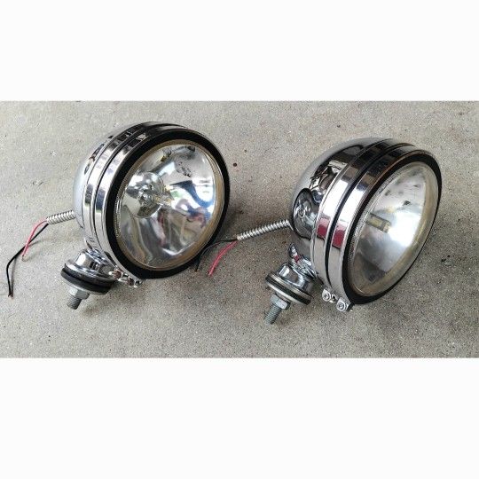 Two 6 Inch Round Off Road Spot Lights With Led Bulbs