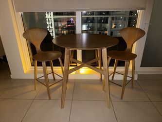 Gavin 36” Counter Height Table – $100 (Miami Beach, FL)