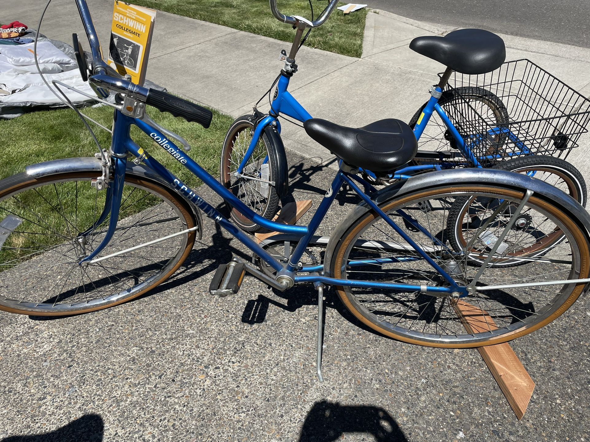 Schwinn Collegiate Bike (1980; 3 Speed)