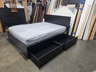 Queen bed and mattress
