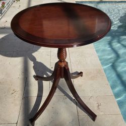 Vtg Bombay Company Coffee Table Mahogany Wood 26.5"H X 22" L made in Taiwan