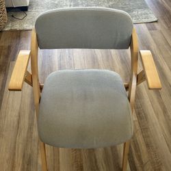 Comfortable Chairs!! Like New