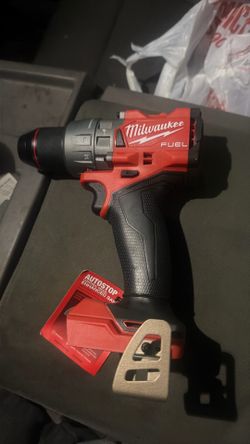 Milwaukee 1/2 hammer drill (no battery )