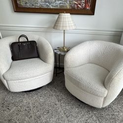 Accent Chairs 