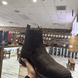 brown piton show boot 