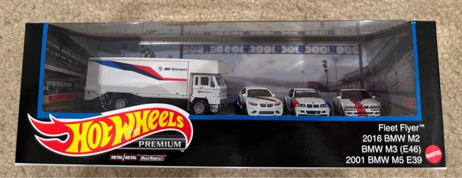 Hot Wheels Diorama BMW Set