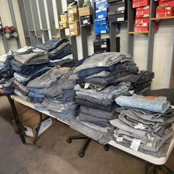 Levi’s   Sizes 27 To 46. New