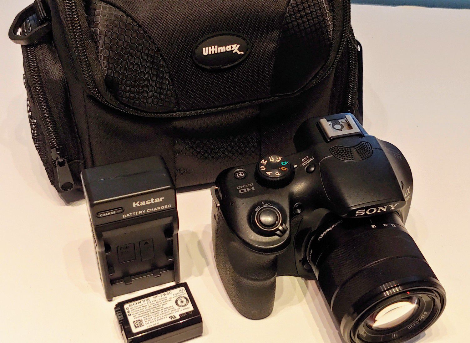Sony Alpha a3000 20.1MP E-Mount Digital Camera w 18-55mm Lens + FREE Bag