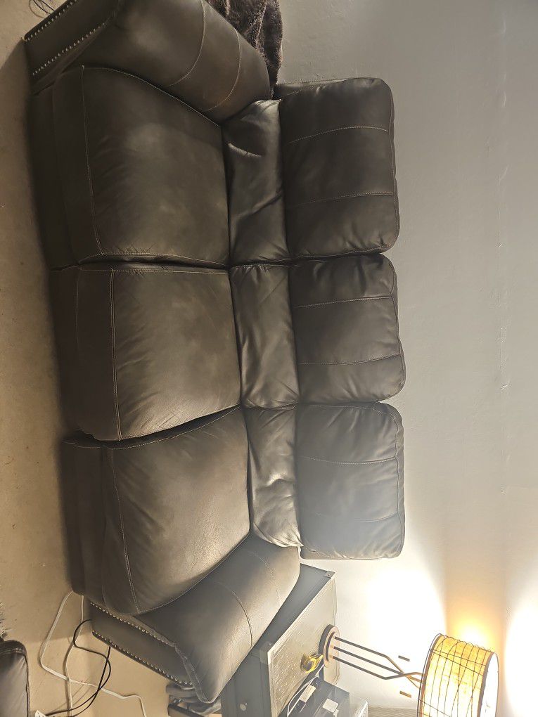 Leather Sofa Set For Sale .