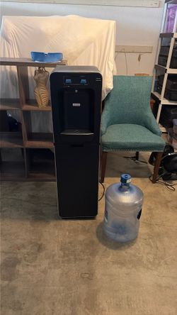 Hot and water dispenser