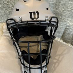 Like New Youth baseball Catchers helmet 