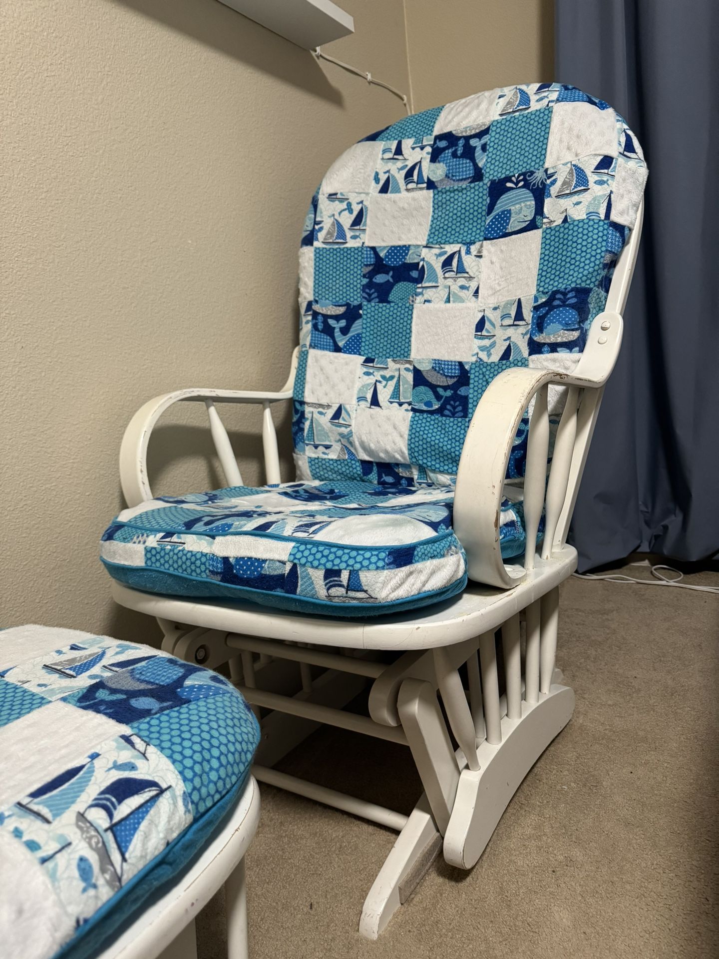 Glider Chair With Ottoman