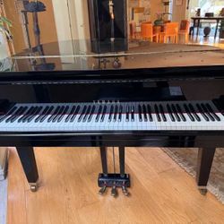 YAMAHA BABY GRAND PIANO, Tuned, in Good Condition