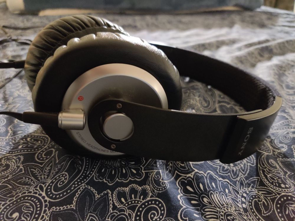 Sony MDR-XB500 headphones