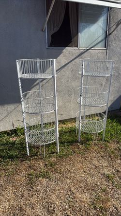 Metal display