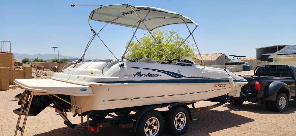 2000 GODFREY HURRICANE 201 FUNDECK