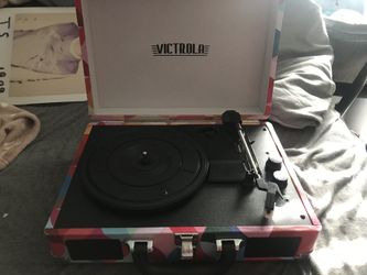 RECORD PLAYER