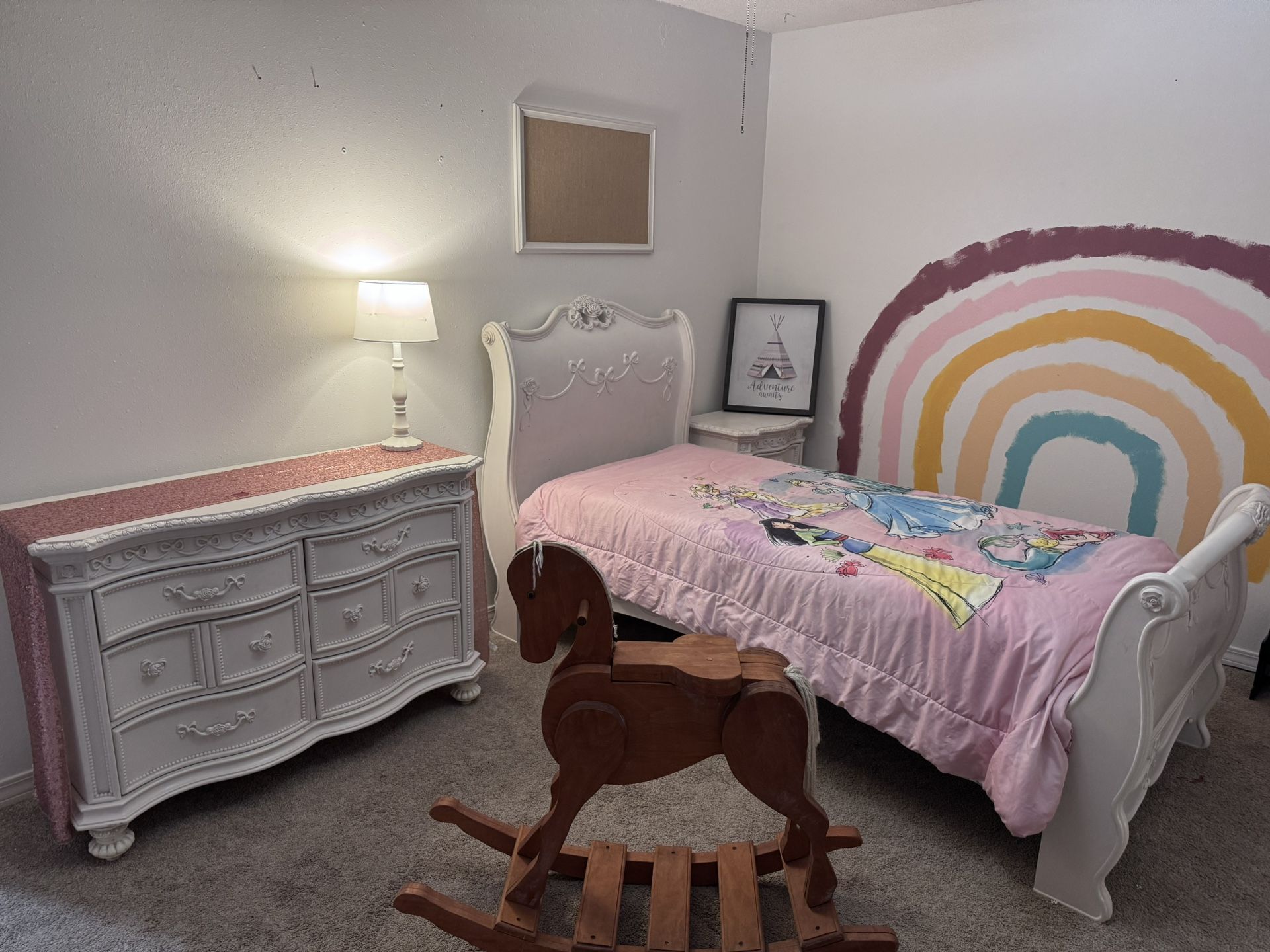 Girls Bedroom Set (Twin Bed)