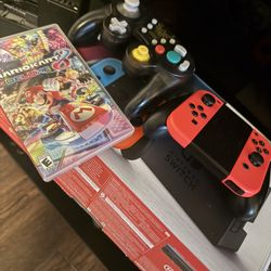 Nintendo Switch + Controller & Mario Kart 