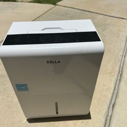 Della Dehumidifier 3000 SQ FT