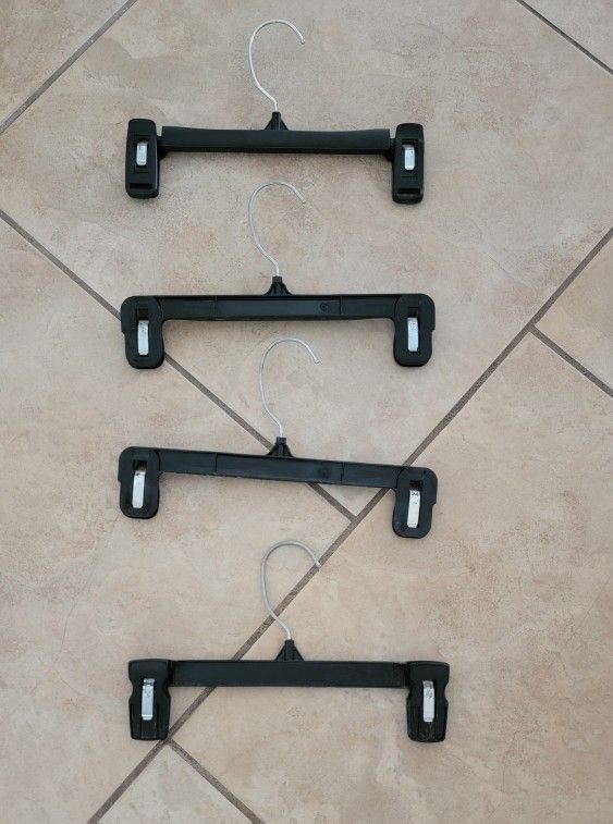 100 Kids Bottom Hangers For $35